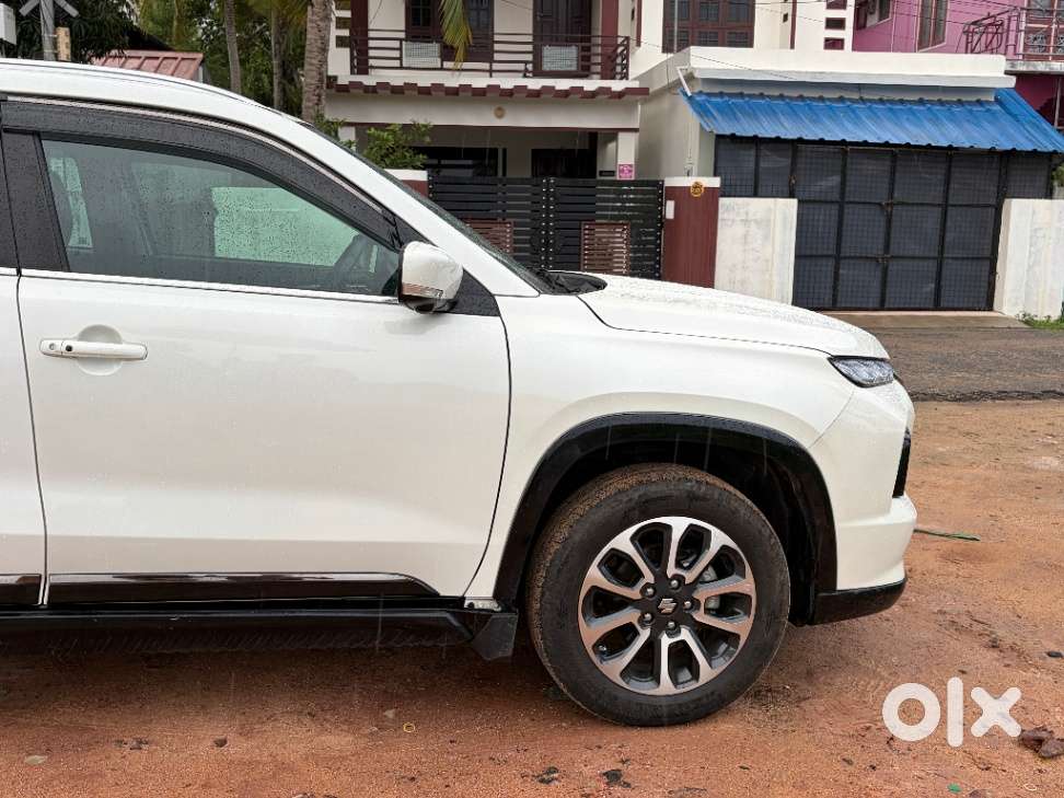 Maruti Suzuki Grand Vitara 1.5 Alpha Plus Intelligent Hybrid Ecvt, 2..