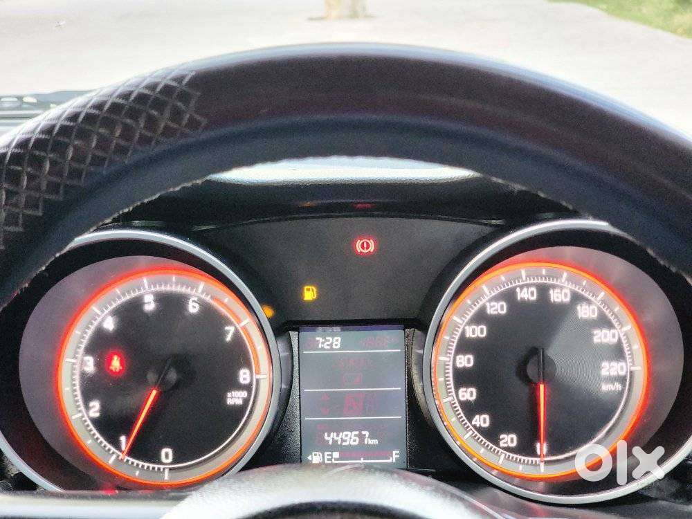 Maruti Suzuki Swift Vxi + Manual, 2022, Petrol