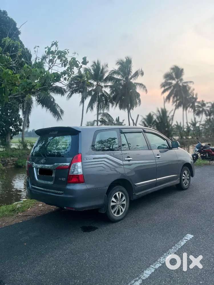 Toyota Innova 2.5 V 2015