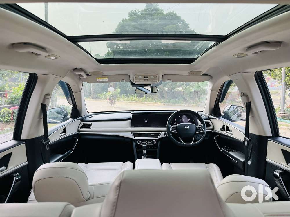 Mahindra Xuv700 2.2 Ax 7 Diesel At Luxury Pack Str, 2022, Diesel