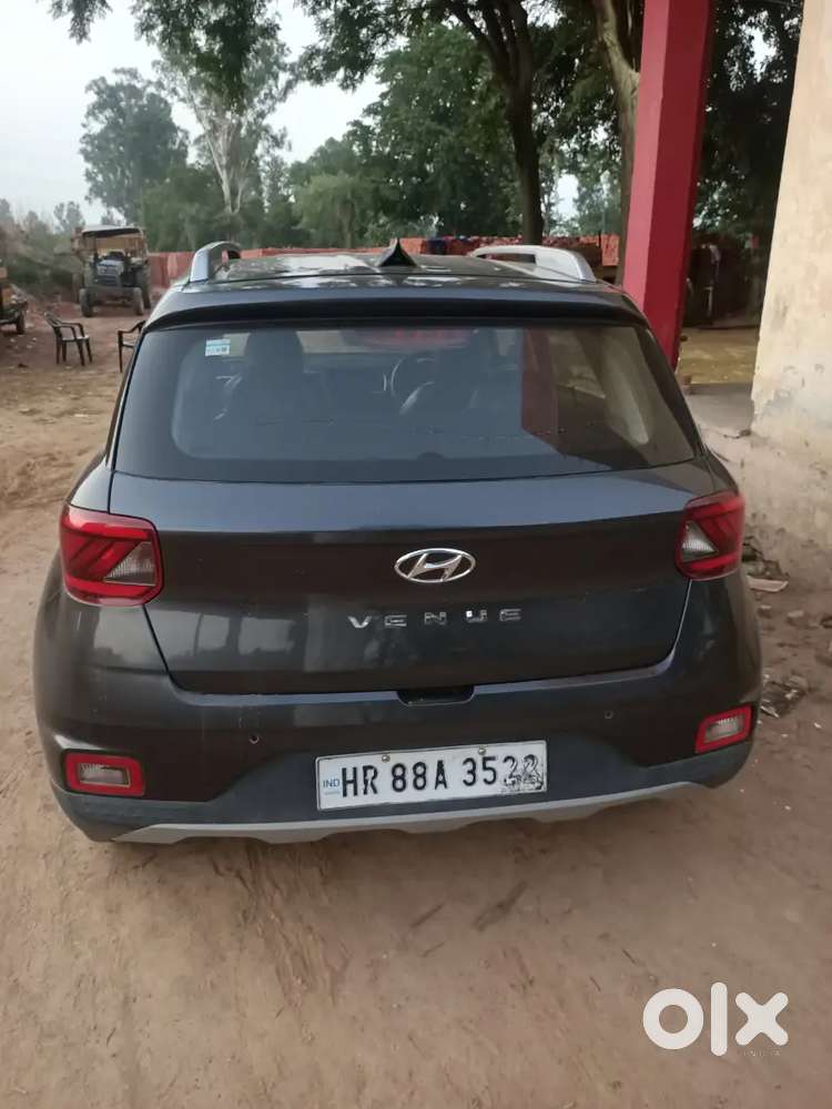 Hyundai New Venue 2022 Petrol Well Maintained