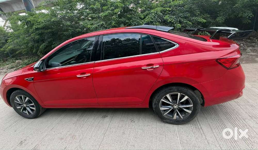 Skoda Slavia Style 1.0l Tsi Mt, 2023, Petrol