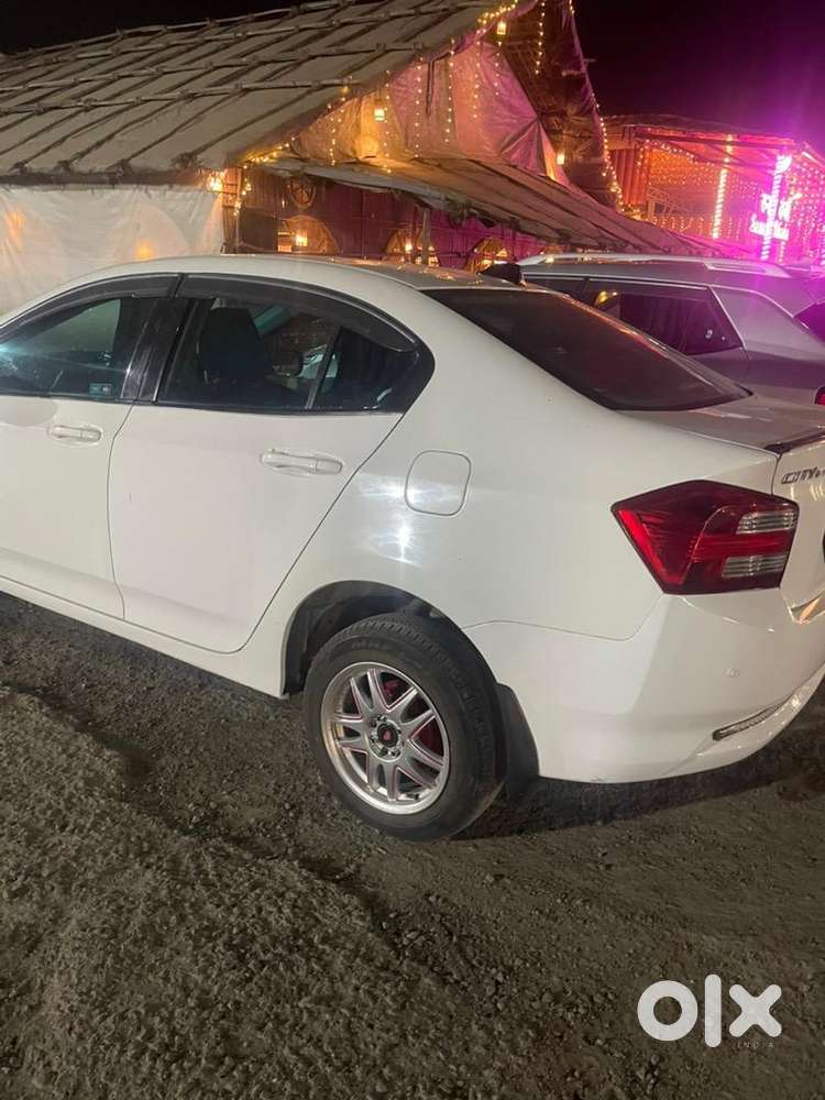 Honda City Ivtec Petrol Plus Cng 2011 White Colour Mint Condition