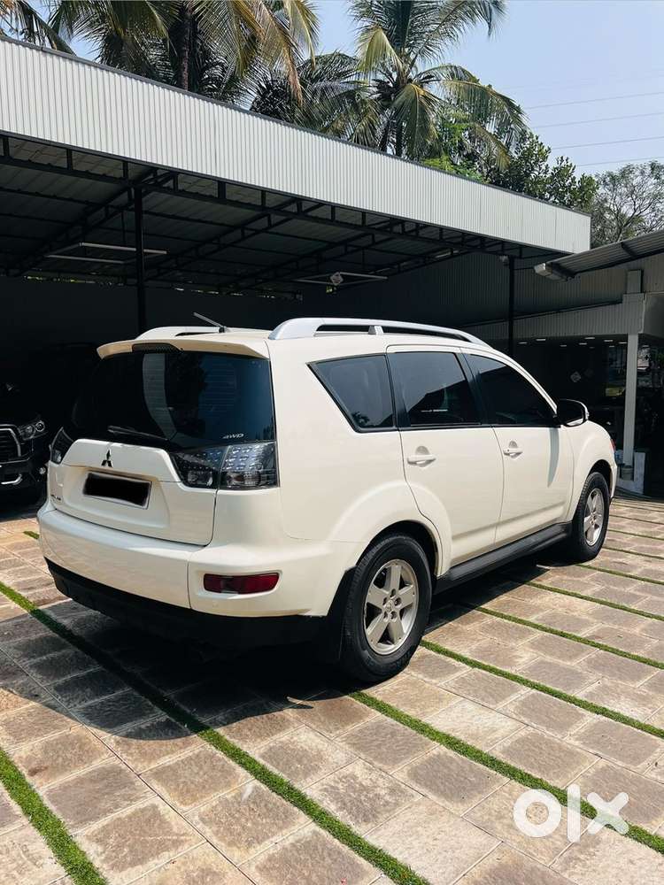 Mitsubishi Outlander 2010 Petrol Well Maintained