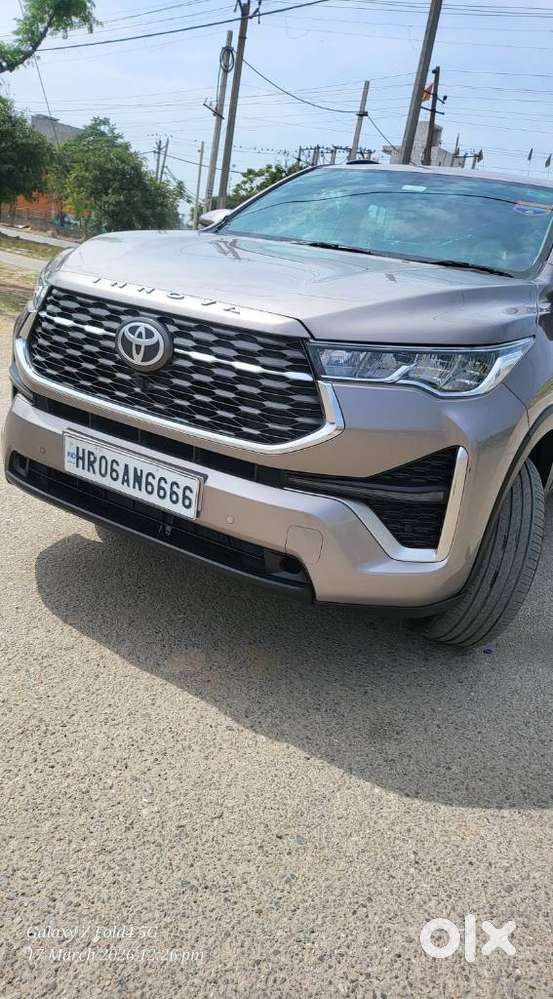 Toyota Innova Hycross 2.0 Zx (o) Hybrid 7 Str, 2024, Electric