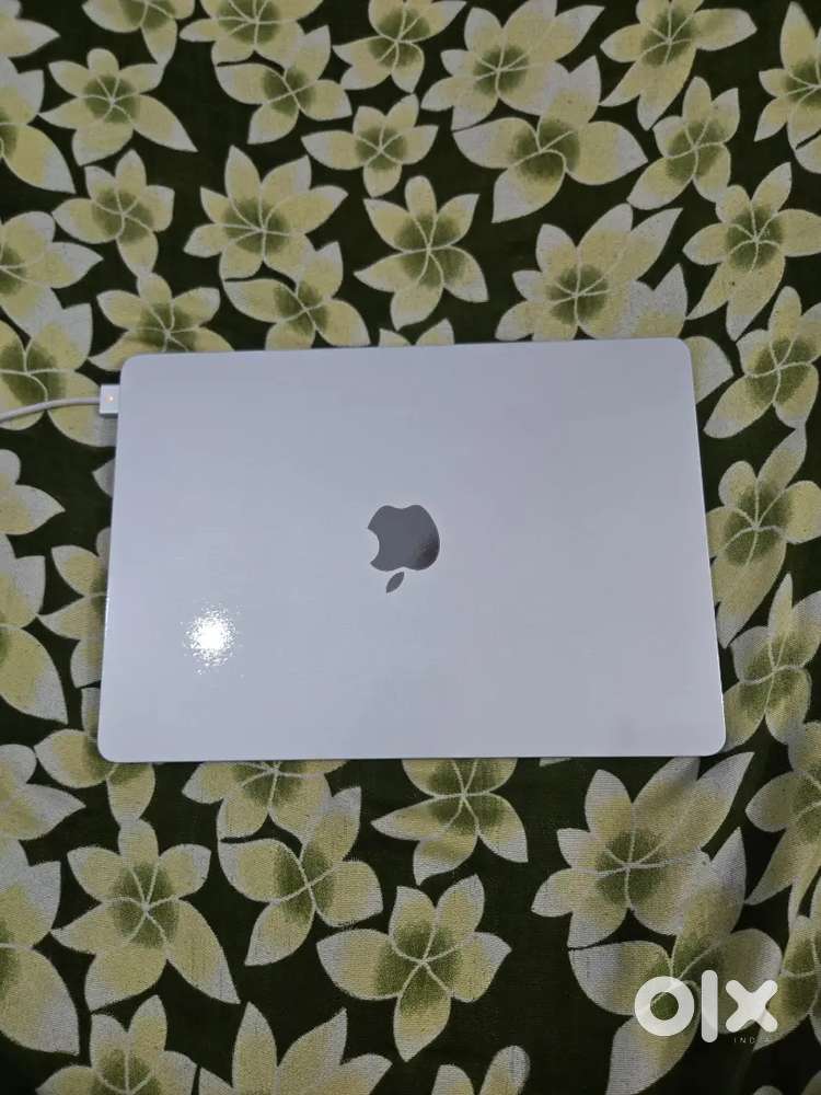 MacBook M4   (16 256)   totaly unused battery count 10 to 15 only