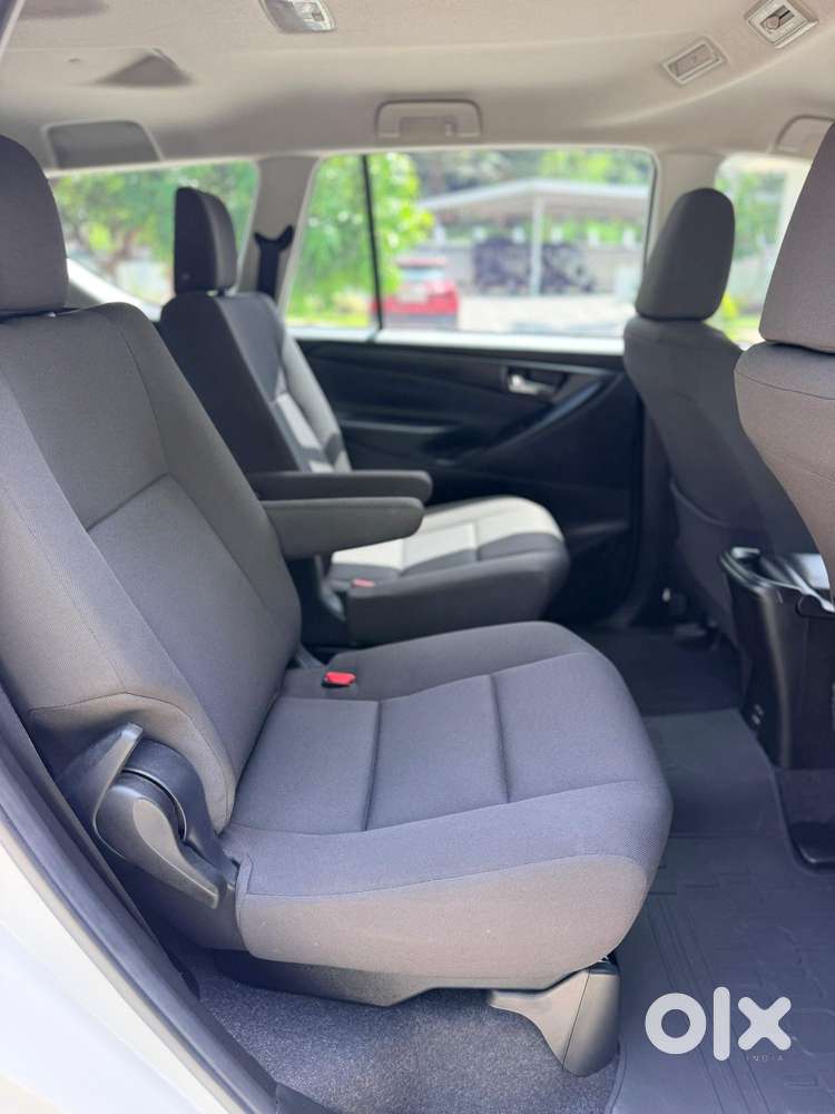 Toyota Innova Crysta 2.4 G Plus Mt 7 Str, 2023, Diesel