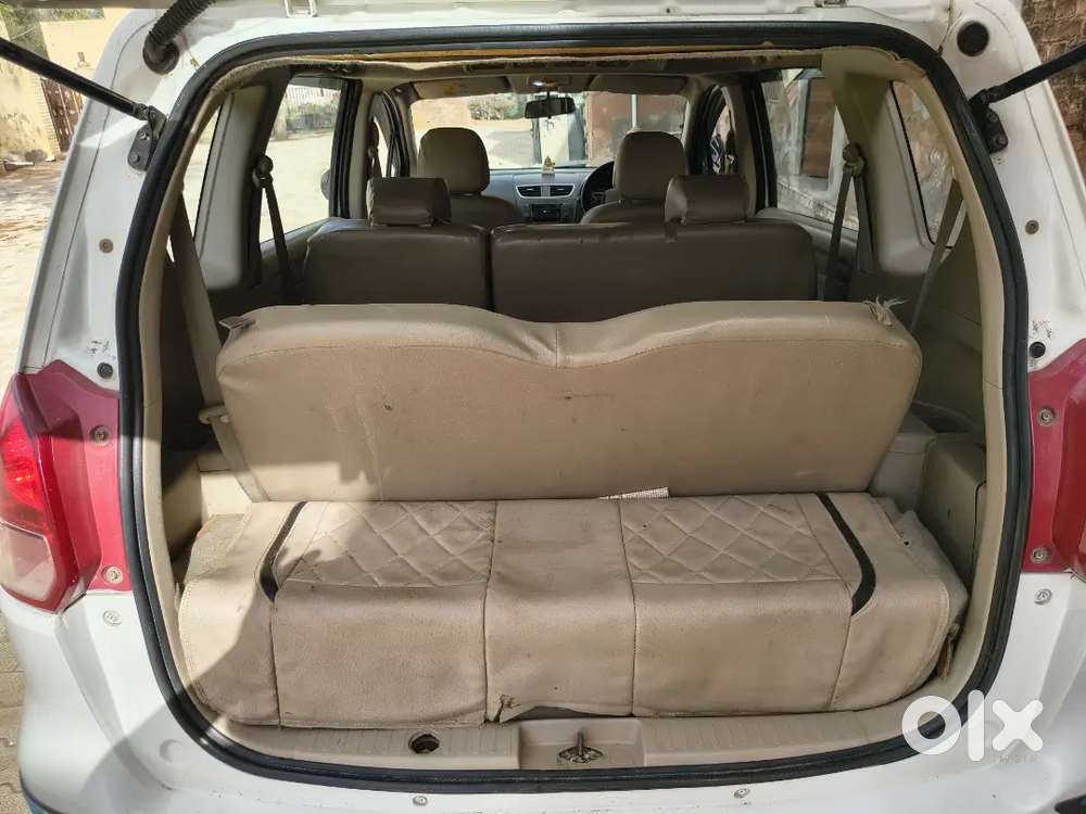 Maruti Suzuki Ertiga Company Fitted Cng Neat Nd Clean Car