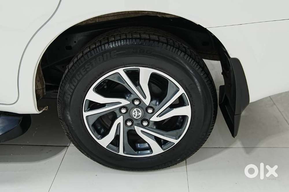 Toyota Innova Crysta 2.4 G Plus Mt 7 Str, 2024, Diesel