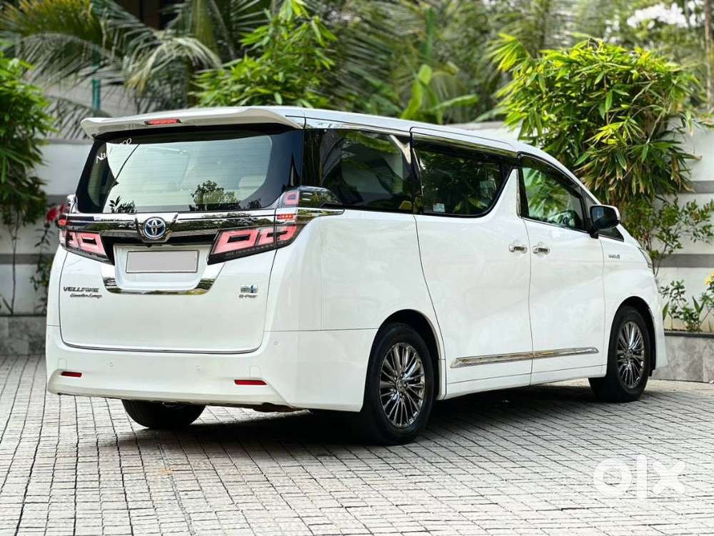 Toyota Vellfire 2.5 Executive Lounge, 2021, Petrol