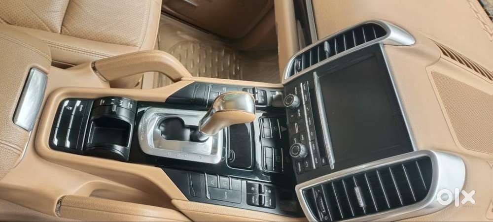 Porsche Cayenne (fancy Number)