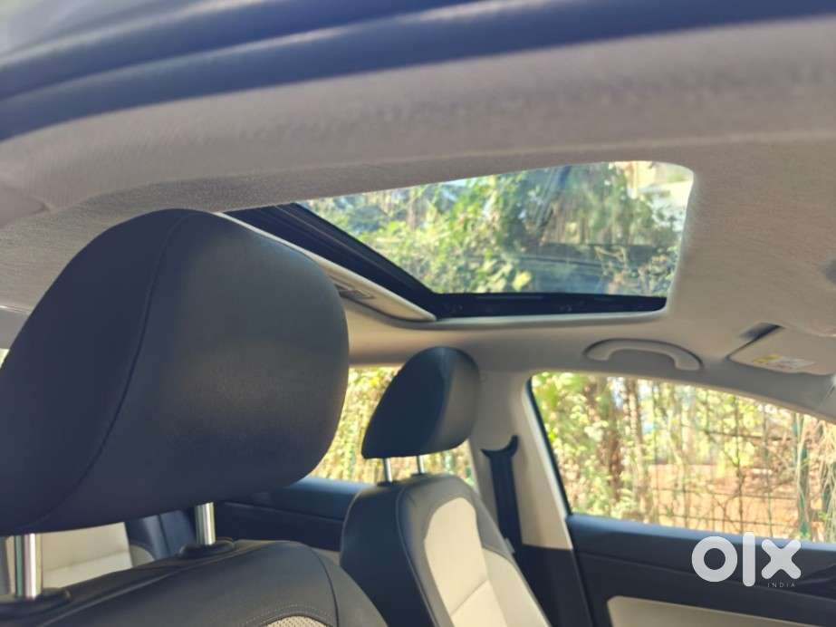 Skoda Slavia 1.0 Tsi Style, 2023, Petrol