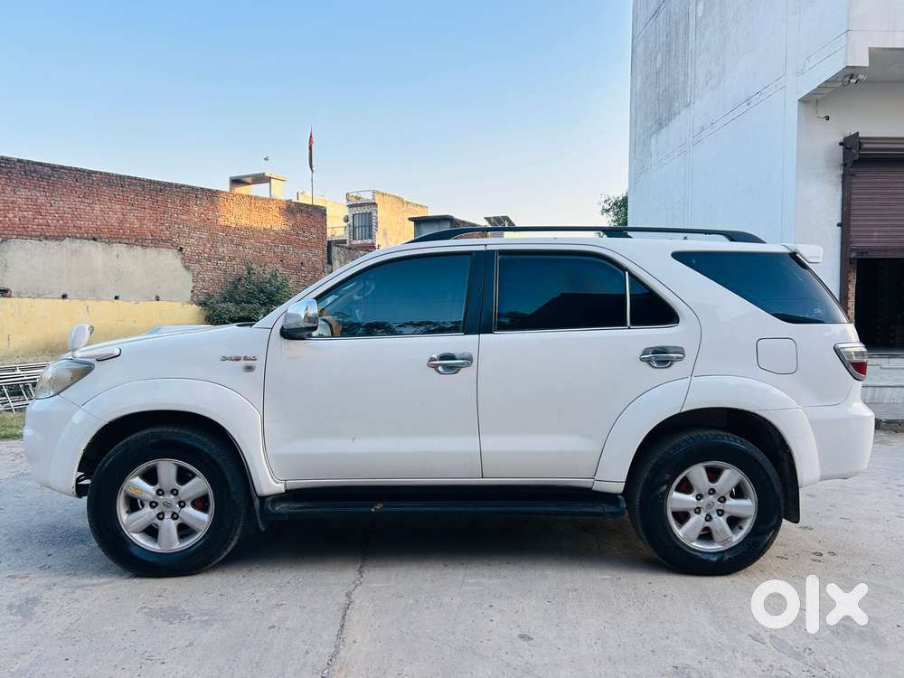 Toyota Fortuner 3.0 4x4 Manual, 2011, Diesel