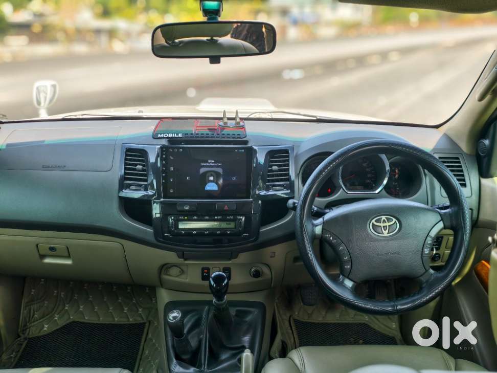 Toyota Fortuner 3.0 4x4 Manual, 2011, Diesel