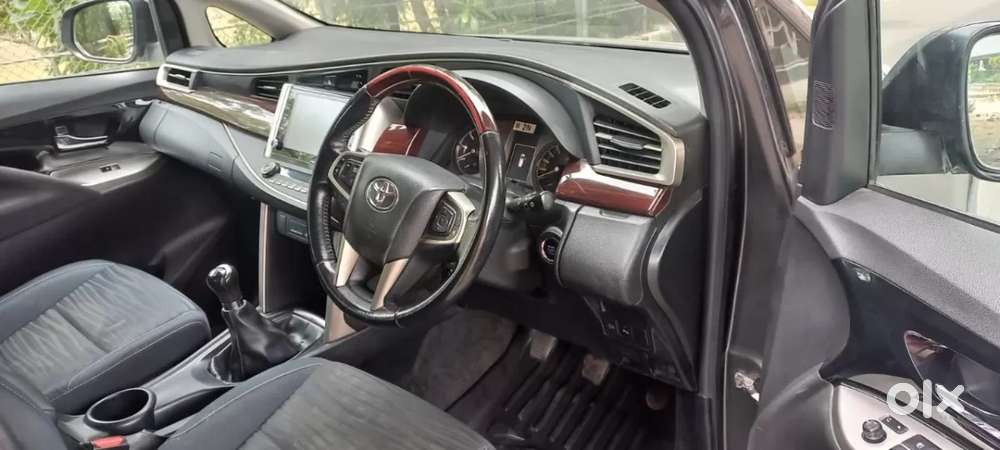 Toyota Innova Crysta [2020-ongoing] 2.4 Vx 8 Str, 2021, Diesel
