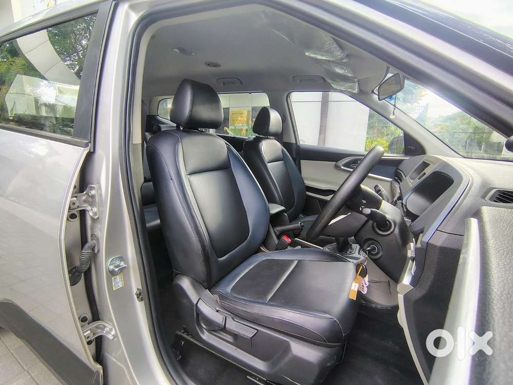 Kia Carens G 1.5 6mt Premium (o) 7-seater, 2024, Petrol