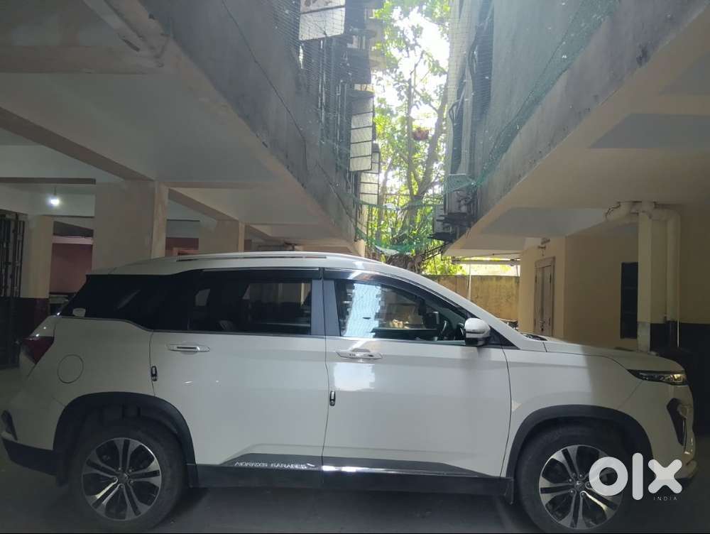 Mg Hector Plus Sharp Hybrid 2022