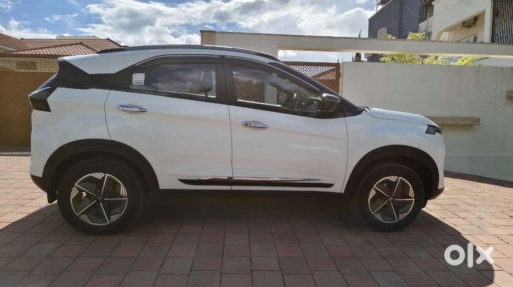 Tata Nexon Creative Plus S 1.2 Revotron Petrol 6 Mt, 2024, Cng & Hyb..