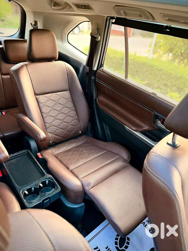 Toyota Innova Hycross 2.0 Zx (o) Hybrid 7 Str, 2023