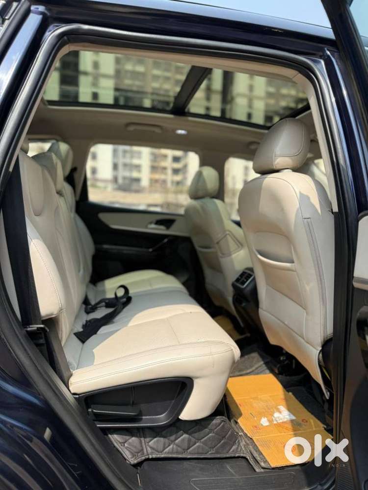 Mahindra Xuv700 2.0 Ax 7 Petrol Mt Str, 2022, Petrol