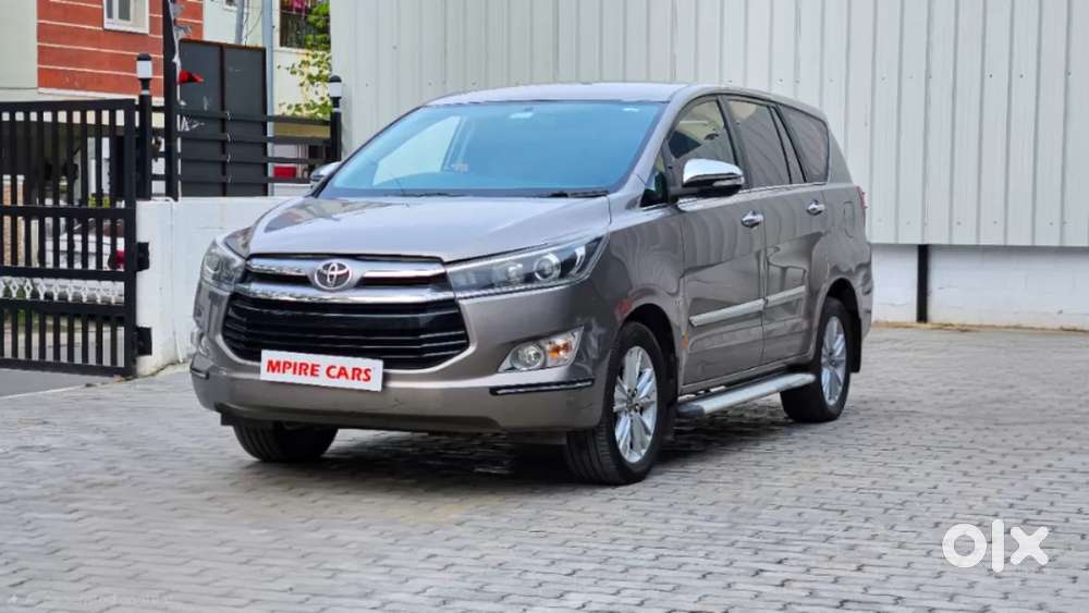Toyota Innova Crysta 2.8 Zx At 7 Seater, 2016, Diesel