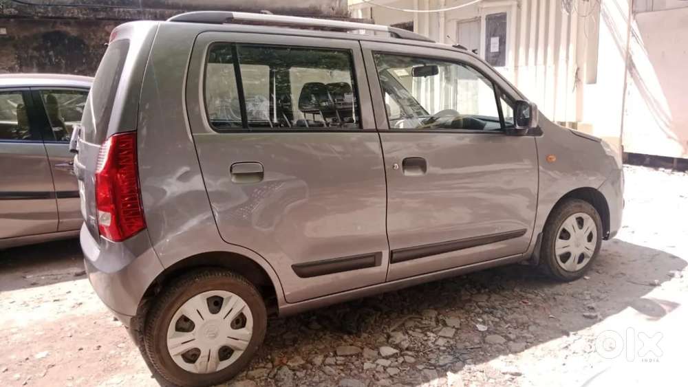 Maruti Suzuki Wagon R Stingray Amt Vxi Optional, 2018, Petrol