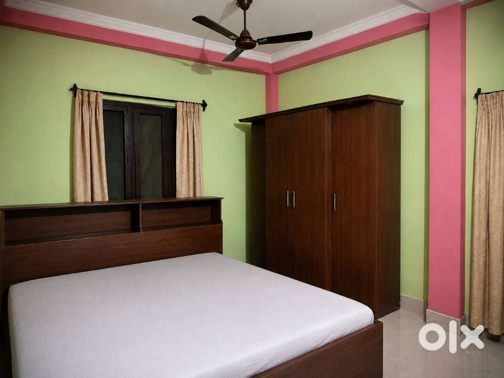 King Size 6&times;6 Wooden Bed with Storage + 4-Door Wardrobe