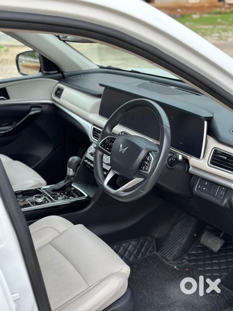 Mahindra Xuv700 2.2 Ax 7 Diesel At Luxury Pack Str, 2024, Diesel