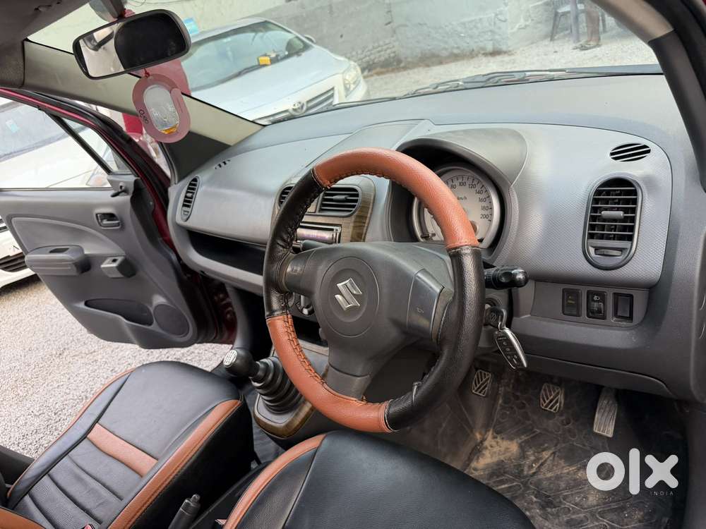 Maruti Suzuki Ritz Vxi, 2011, Petrol