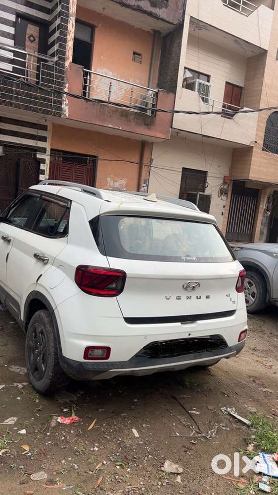 Hyundai Venue 2021 Petrol Well Maintained