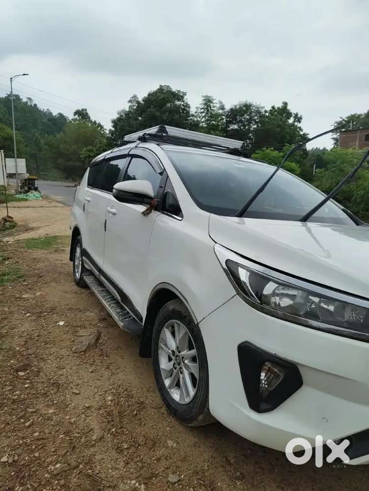Toyota Innova Crysta 2017 Diesel Manual Running 2,00,000 Km