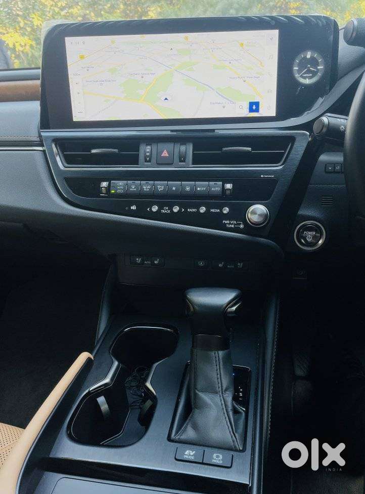 Lexus Es 300h Luxury, 2025, Petrol