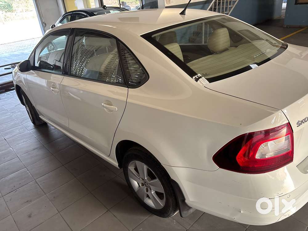 Skoda Rapid 2021 Petrol 88000 Km Driven