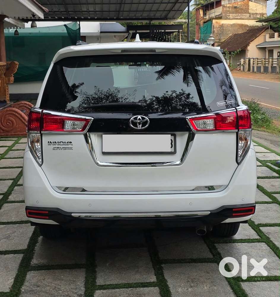 Toyota Innova Crysta 2023 Diesel Manual