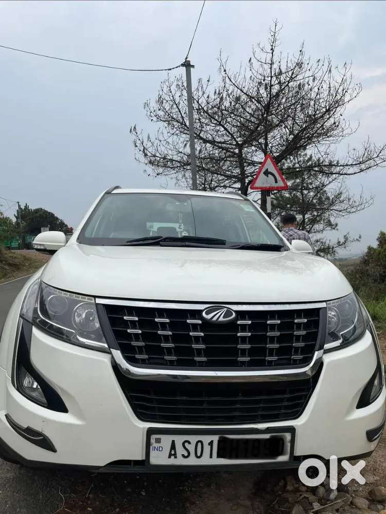 Mahindra Xuv500 W7 Pearl White  49000 Km Driven