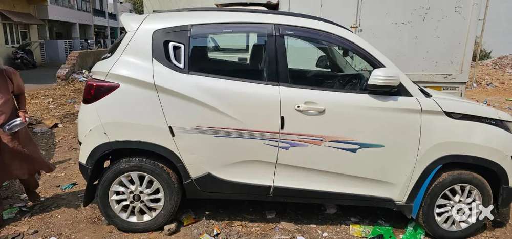 Mahindra Kuv100 Nxt 2016 Petrol 82000 Km Driven