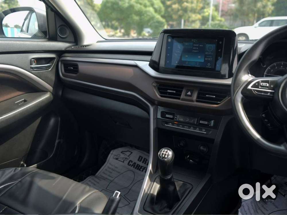Maruti Suzuki Brezza 1.5 Zxi Smart Hybrid, 2023, Petrol