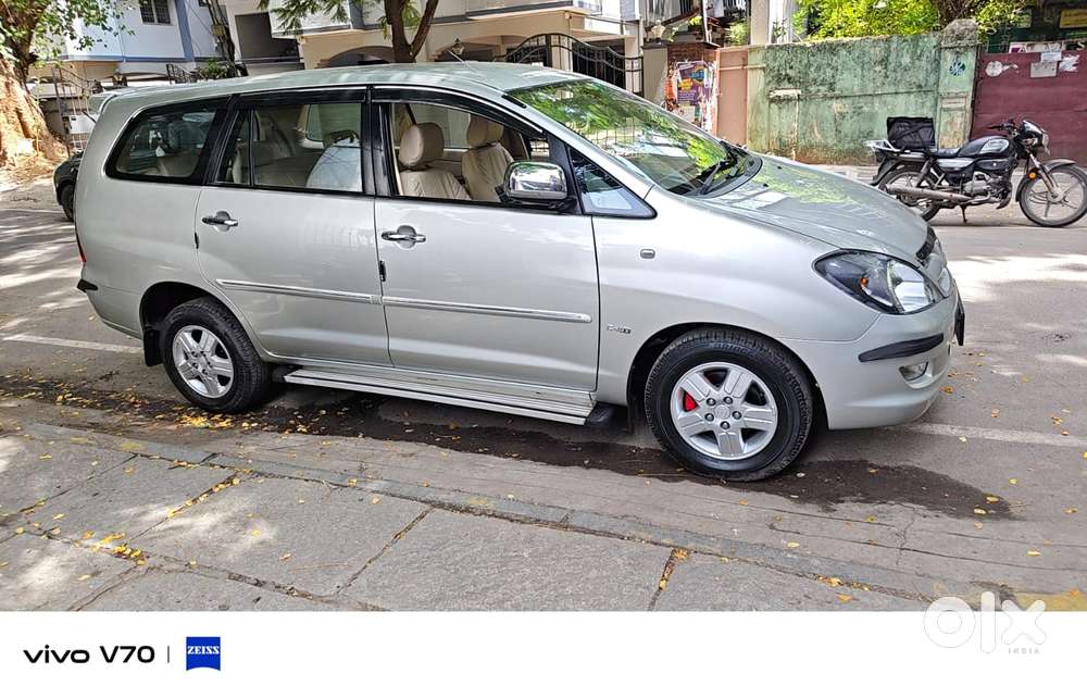 Toyota Innova 2.5 V Diesel 8-seater, 2008, Diesel