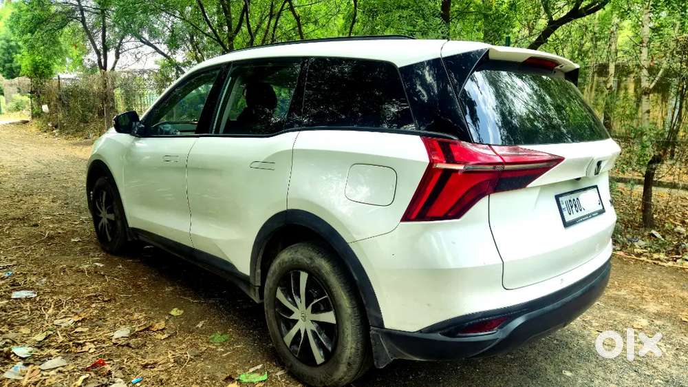 Showroom Condition Mahindra Xuv 700 Only 21000 Km Driven