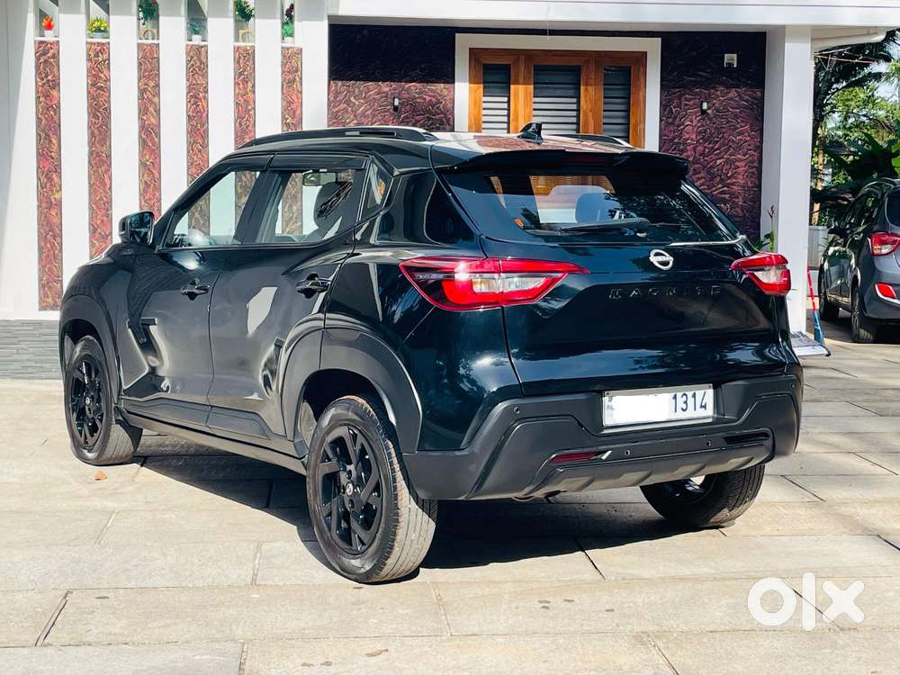 Nissan Magnite Kuro Edition Petrol Amt, 2024, Petrol