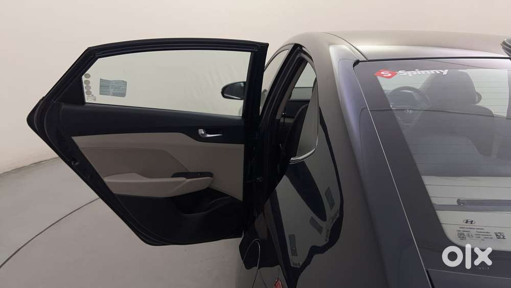 Hyundai Verna 1.5 Sx Vtvt Ivt, 2022, Petrol