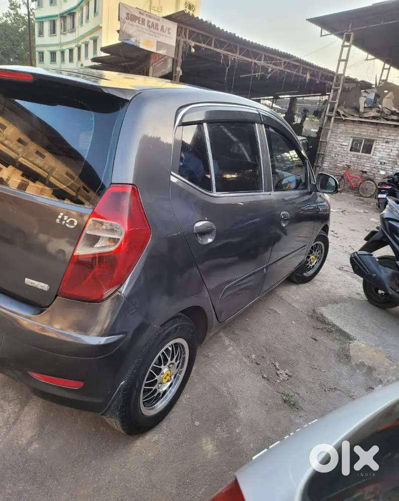 Selling I10 Sportz Automatic With 2030 Passing