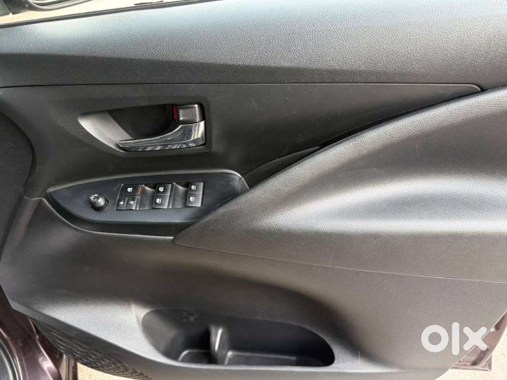 Toyota Innova Crysta 2.8 Gx At 8s, 2017, Petrol