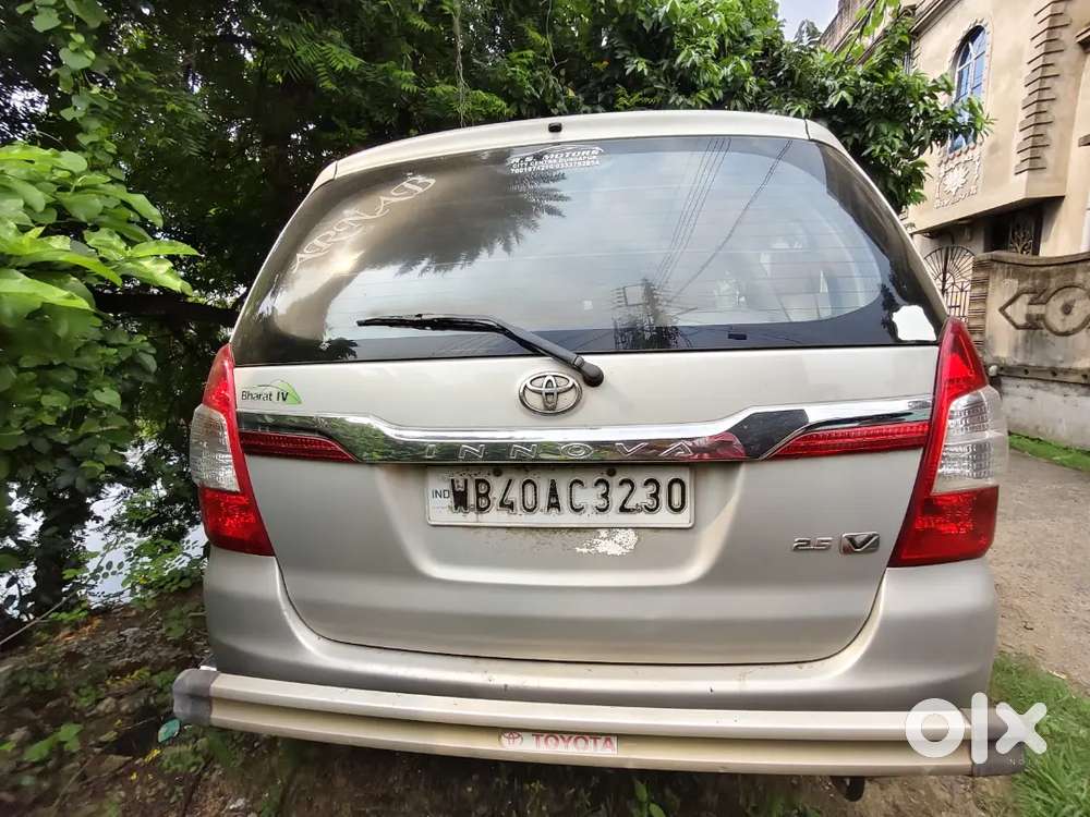 Toyota Innova 2.5 Crysta 2014