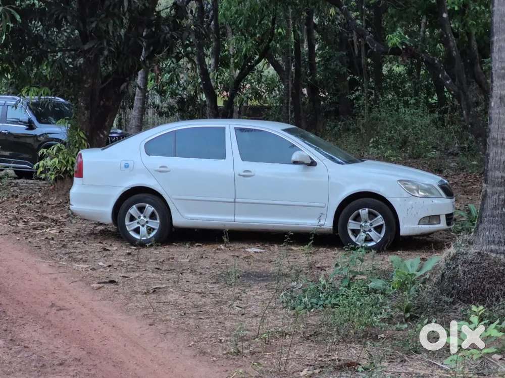 Skoda Laura 2.0 Elegance 2011