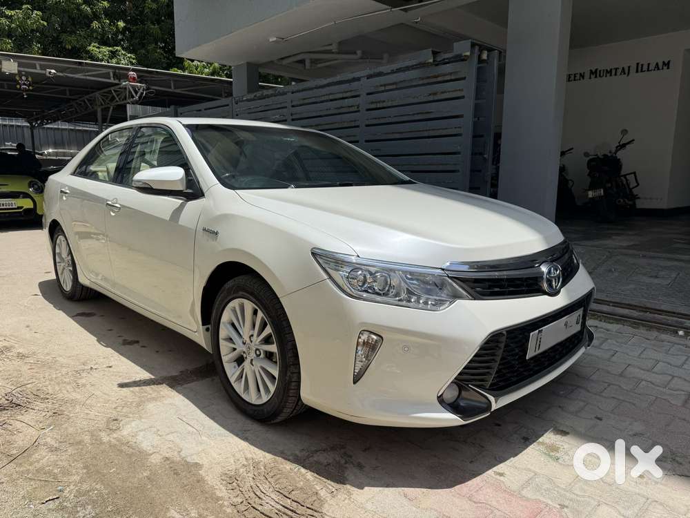 Toyota Camry 2.5 Hybrid, 2016, Cng & Hybrids
