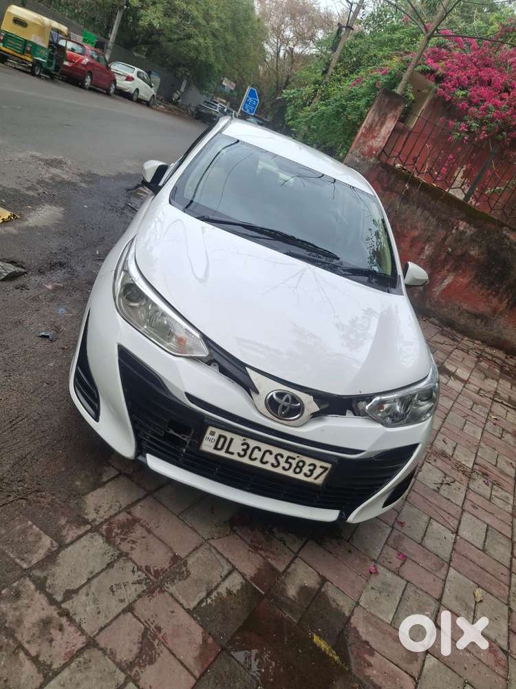 Toyota Yaris V Cvt, 2020, Petrol