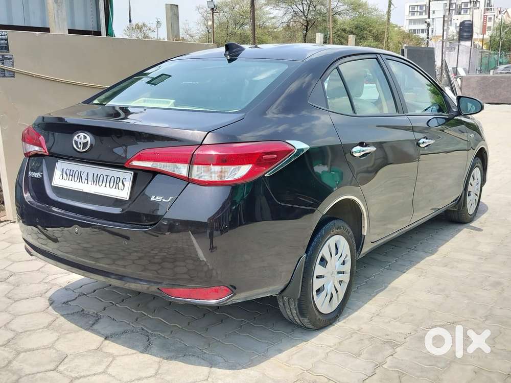 Toyota Yaris J Cvt, 2021, Petrol