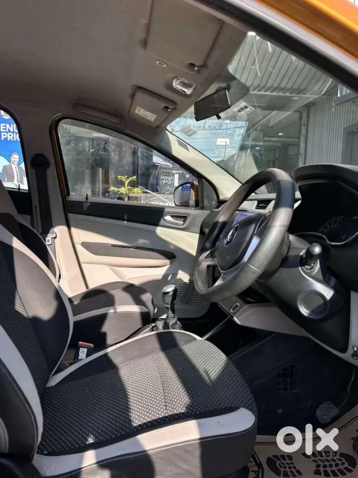 Renault Triber Rxz, 2020, Petrol