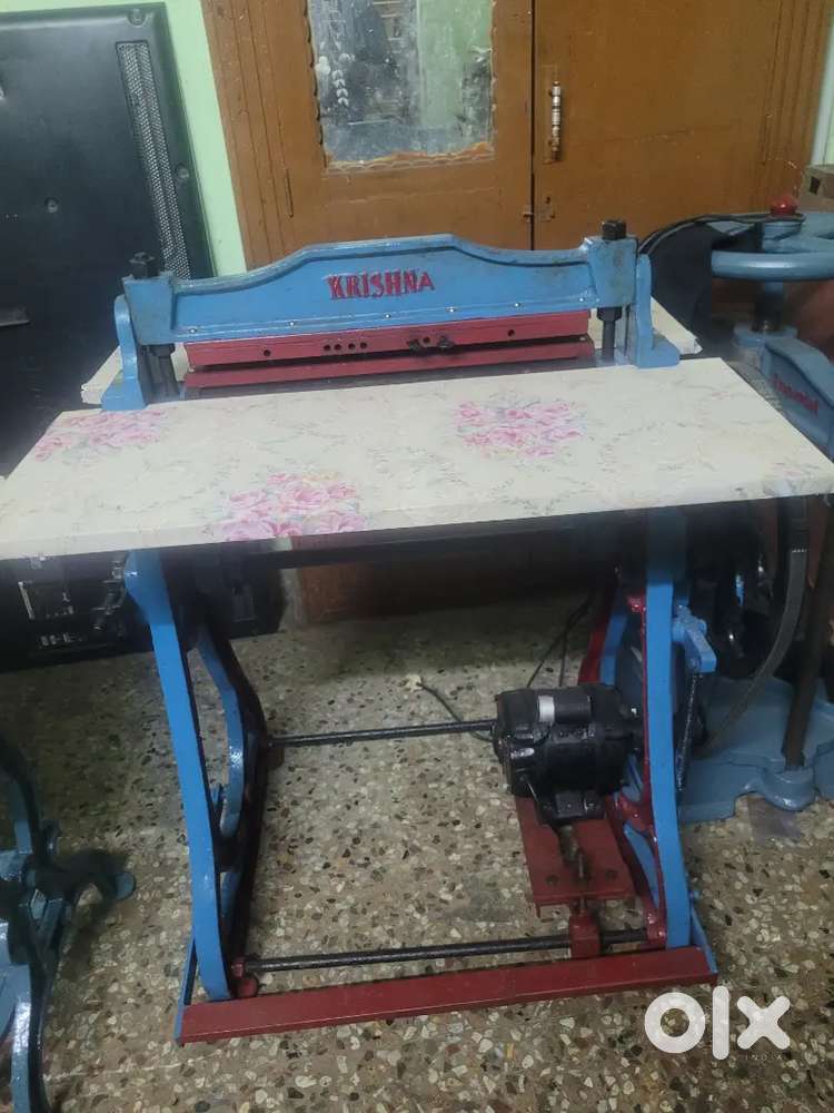 File punching machine